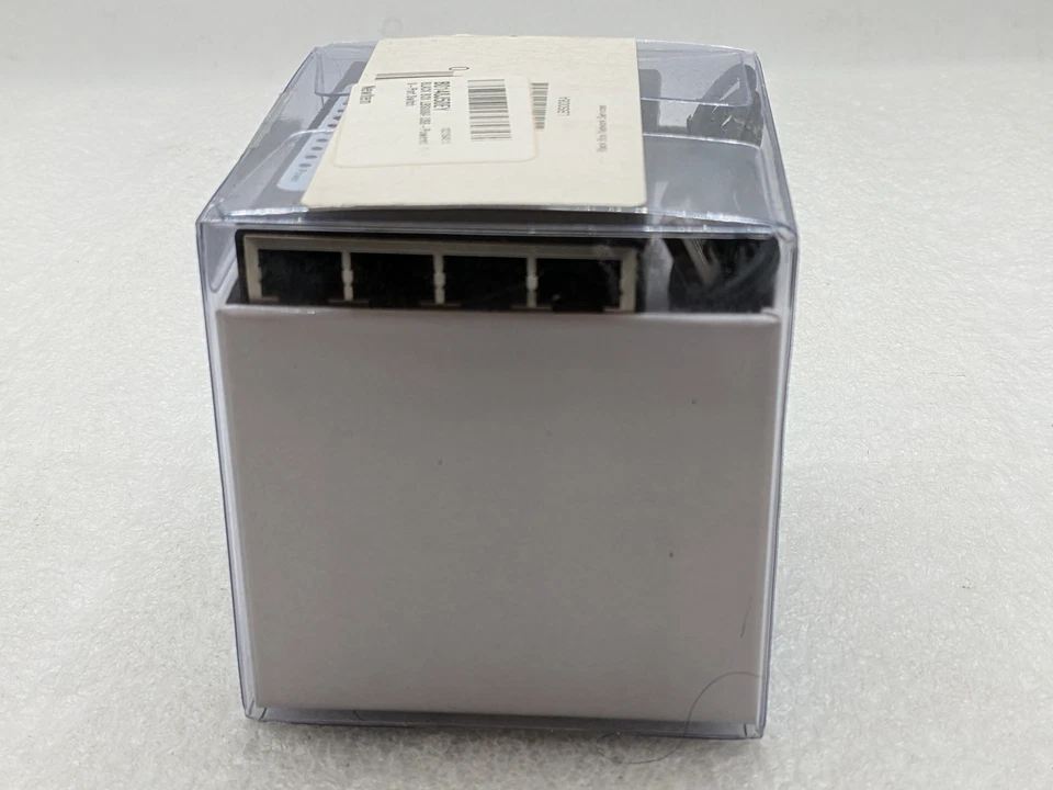 NEW Black Box USB-Powered 10/100 8-Port Switch LBS008A Free S/H - Image 2 of 4