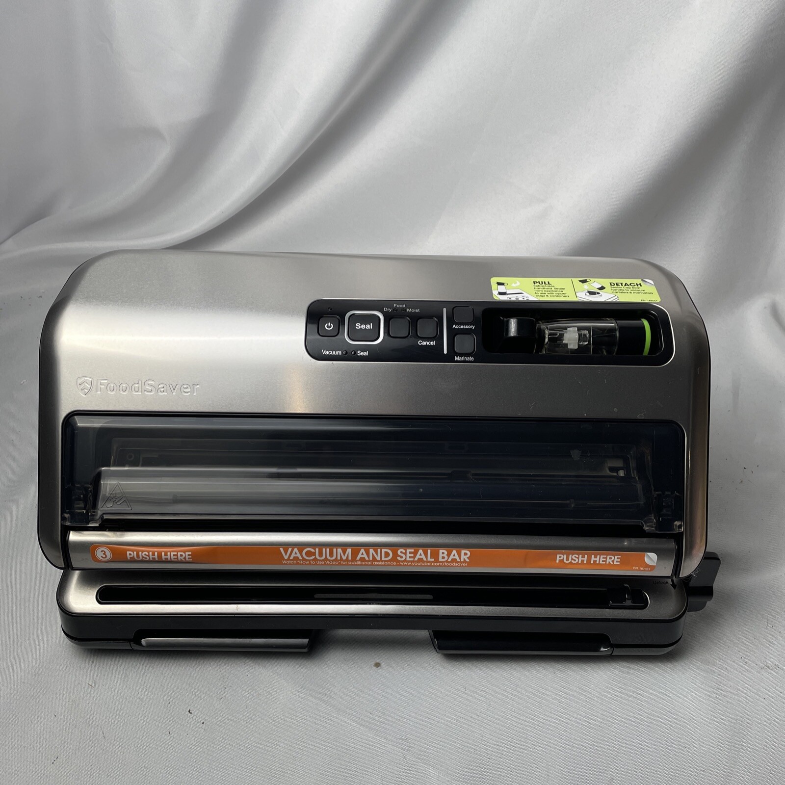 Foodsaver FM5330 2In1 Vacuum Sealing System Retractable Hose Auto