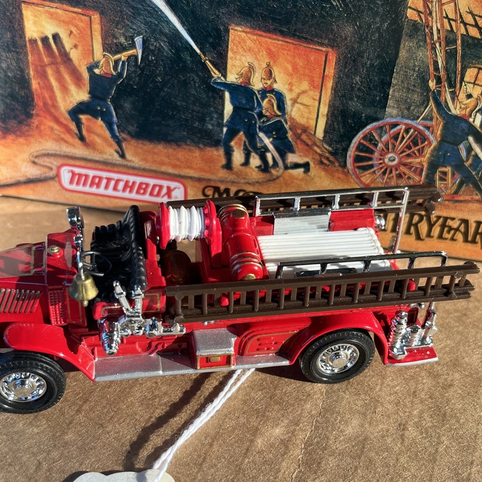 Matchbox YFE01 Die-Cast Models of Yesteryear 1920 Mack AC Fire Engine Truck New - Image 2 of 4