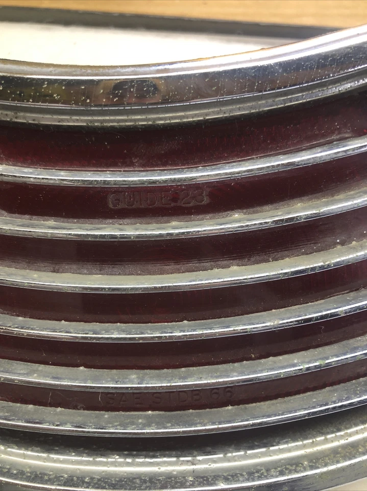 Pontiac Tempest Lemans 1966 cromo lado derecho luz trasera lote H Foto 2 de 4