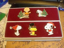 RARE PEANUTS SNOOPY Schulz LE Vintage 1980's Enamel Pin Boxed Set of 5 Christmas