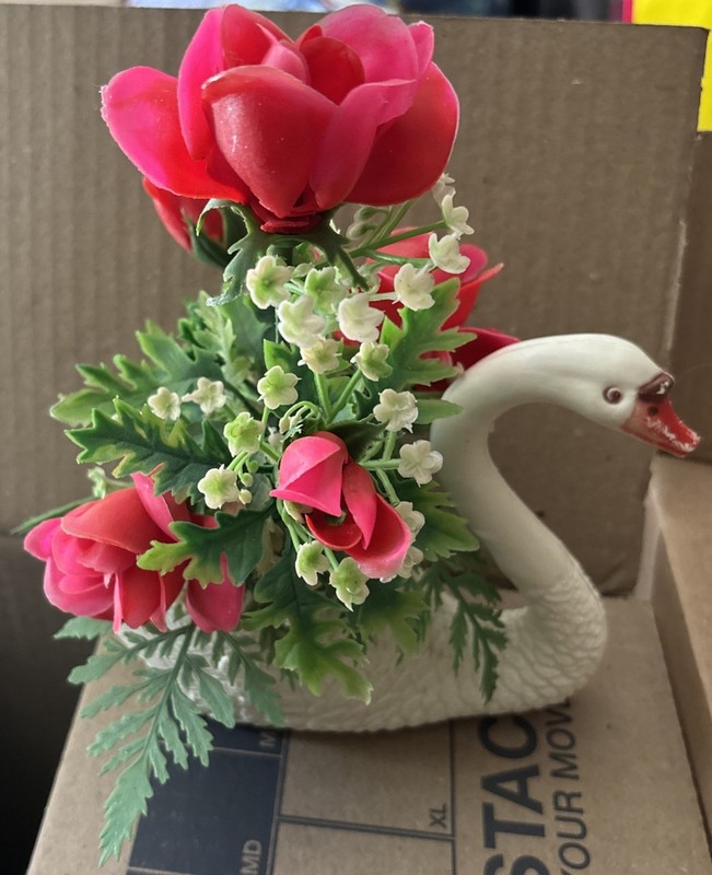 Vintage Plastic Swan Planter w/ Artificial pink and green Flowers Home Decor