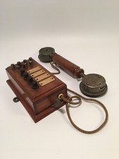 Altes kleines Holztelefon / Wandtelefon / Haustelefon