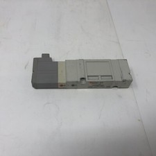 SMC SOLENOID VALVE SV2200-5FU 24VDC 0.15-0.7 MPa 5 PORT - NOS