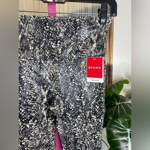 NWT SPANX FAUX LEATHER SNAKE SHINELEGGINGS - Picture 7 of 9
