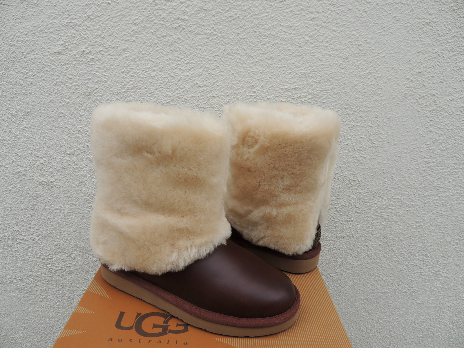 ugg patten black