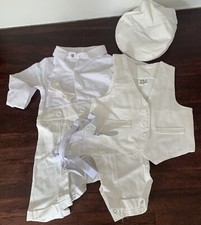 A J DESIGN 4pc Boys white/ivory Suit set: Gentleman Romper w bowtie,Vest hat, 3M