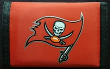 TAMPA BAY BUCCANEERS OFFICIAL TEAM LOGO NYLON TRIFOLD WALLET NEW RICO INDUSTRIES