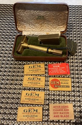 VINTAGE GEM MICROMATIC RAZOR BRASS TONE , Original Case,  6 BLADES