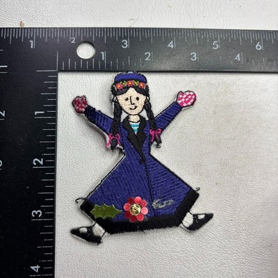 LADY WITH ETHNIC MULTI-CULTURAL DRESS Patch 51D6