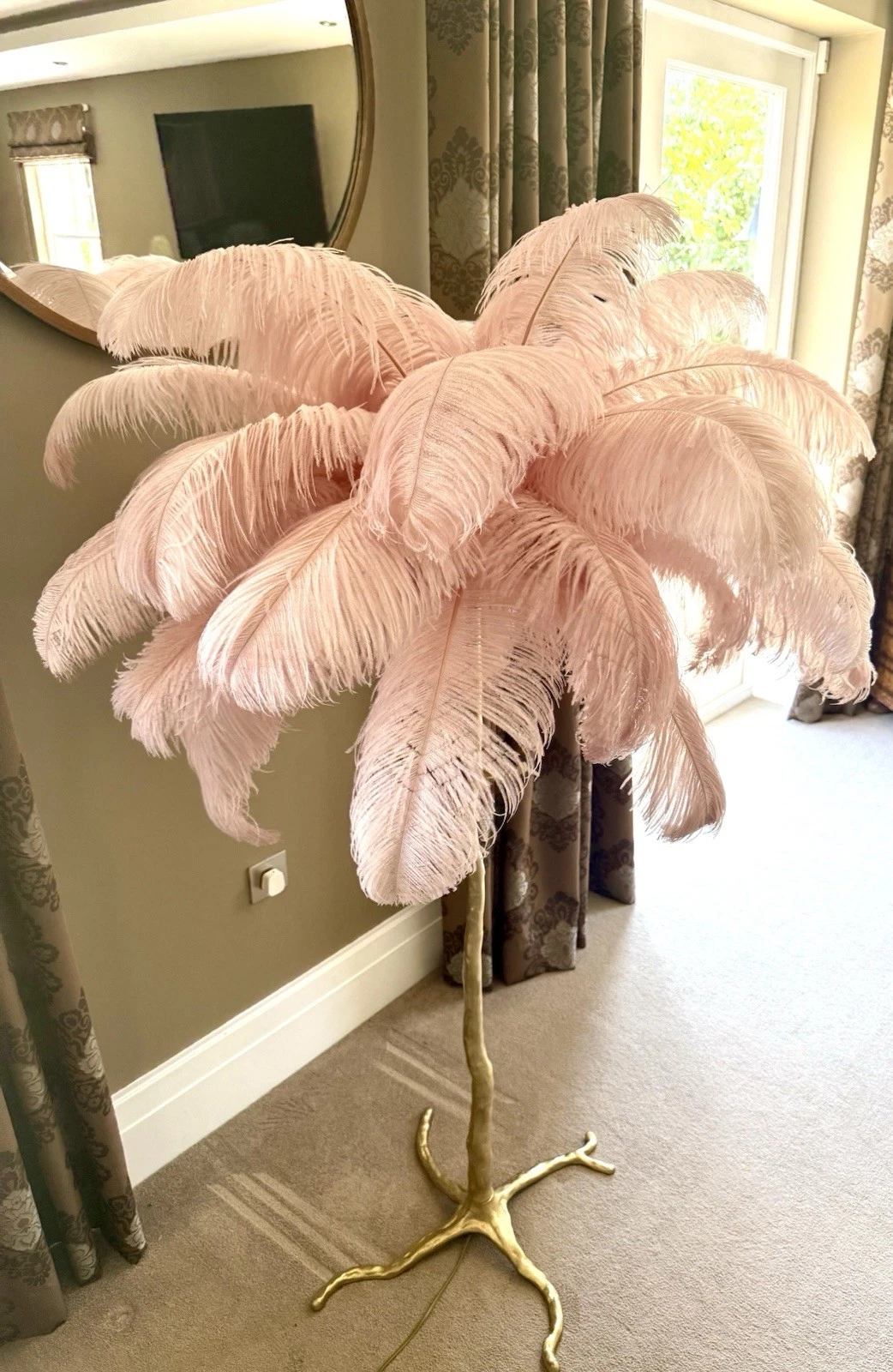 Gallery image 14 for Ostrich Feather Burlesque Floor Lamp With Brass Stand RRP £1,276