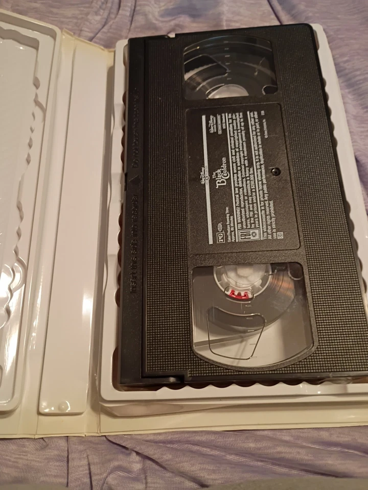 The Black Cauldron Walt Disney Gold Collection VHS Video Tape Like NEW bx34 - Image 3 of 3