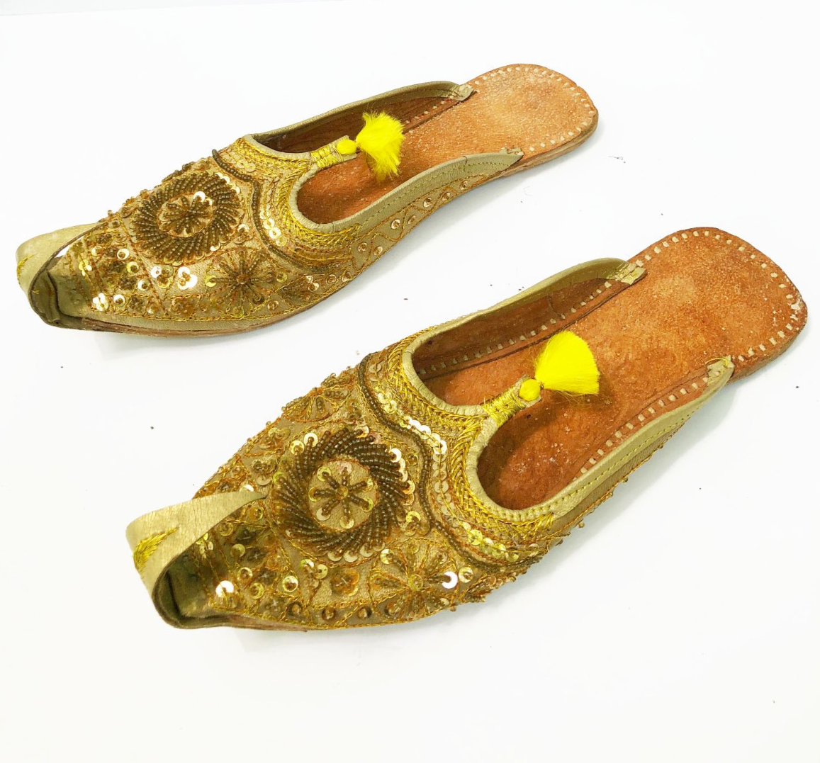 PANTOFOLA D’ORO Pantofole vintage fatte a mano Jaipur India flat mules slip on pelle gialla gioiello taglia 37