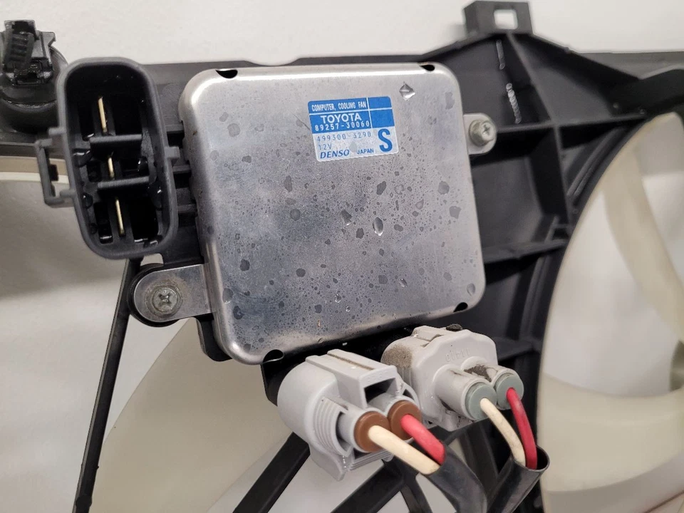 2009 - 2016 TOYOTA VENZA Radiator Fan Motor Fan Assembly 2GRFE Engine 6 Cylinder - Image 3 of 4