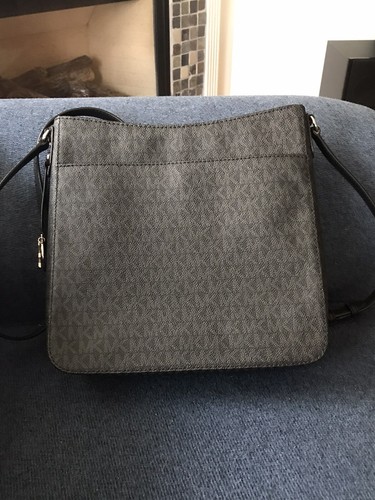 michael kors handbag - Picture 4 of 6