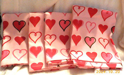 Set of 4  Valentine pink kitchen towels with heart design