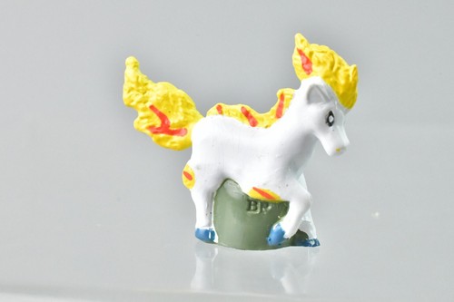 Pokemon Hasbro Ponyta 77 Mystery Poke Pack Vintage Mini 1999 1" - 第 1/2 張圖片
