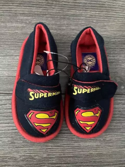 BNWT BOYS SUPERMAN SLIPPERS SIZE 6