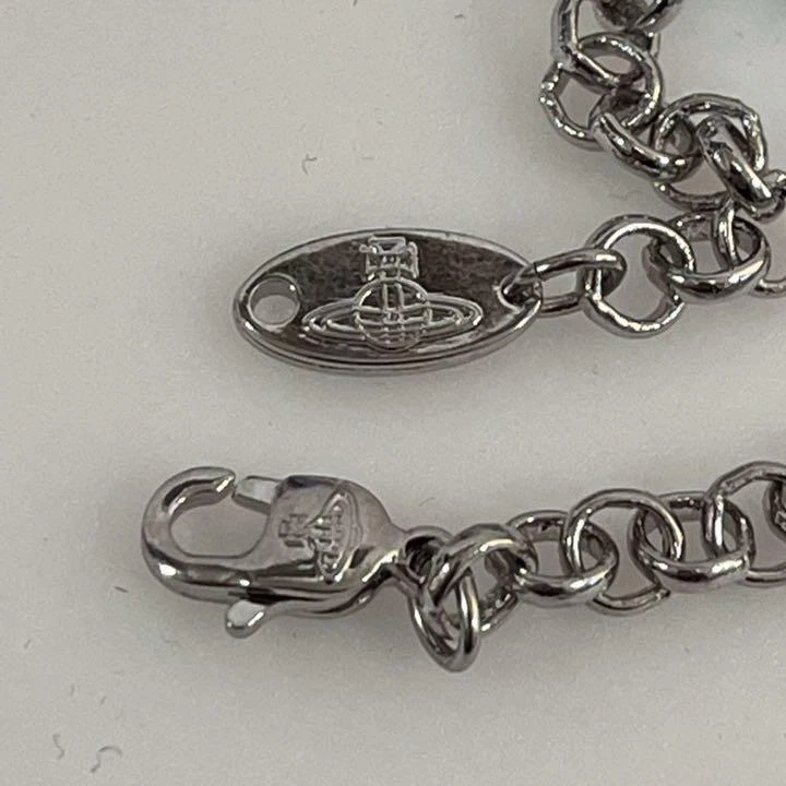 Collar Vivienne Westwood Pequeño Orbe Estrás Azul Casi Como Nuevo Foto 4 de 4