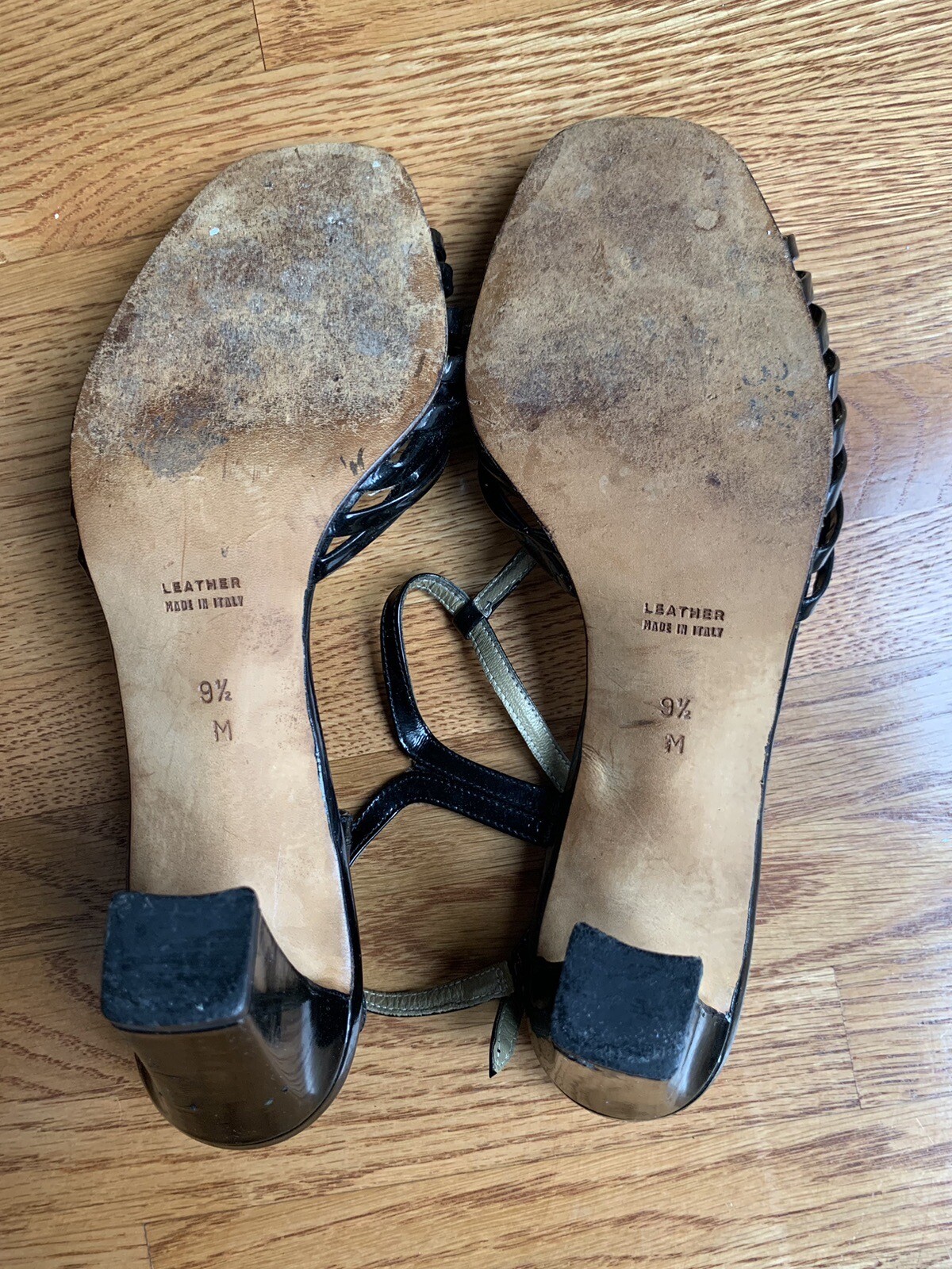 Sandali vintage Yves Saint Laurent in pelle verniciata nera 9 5