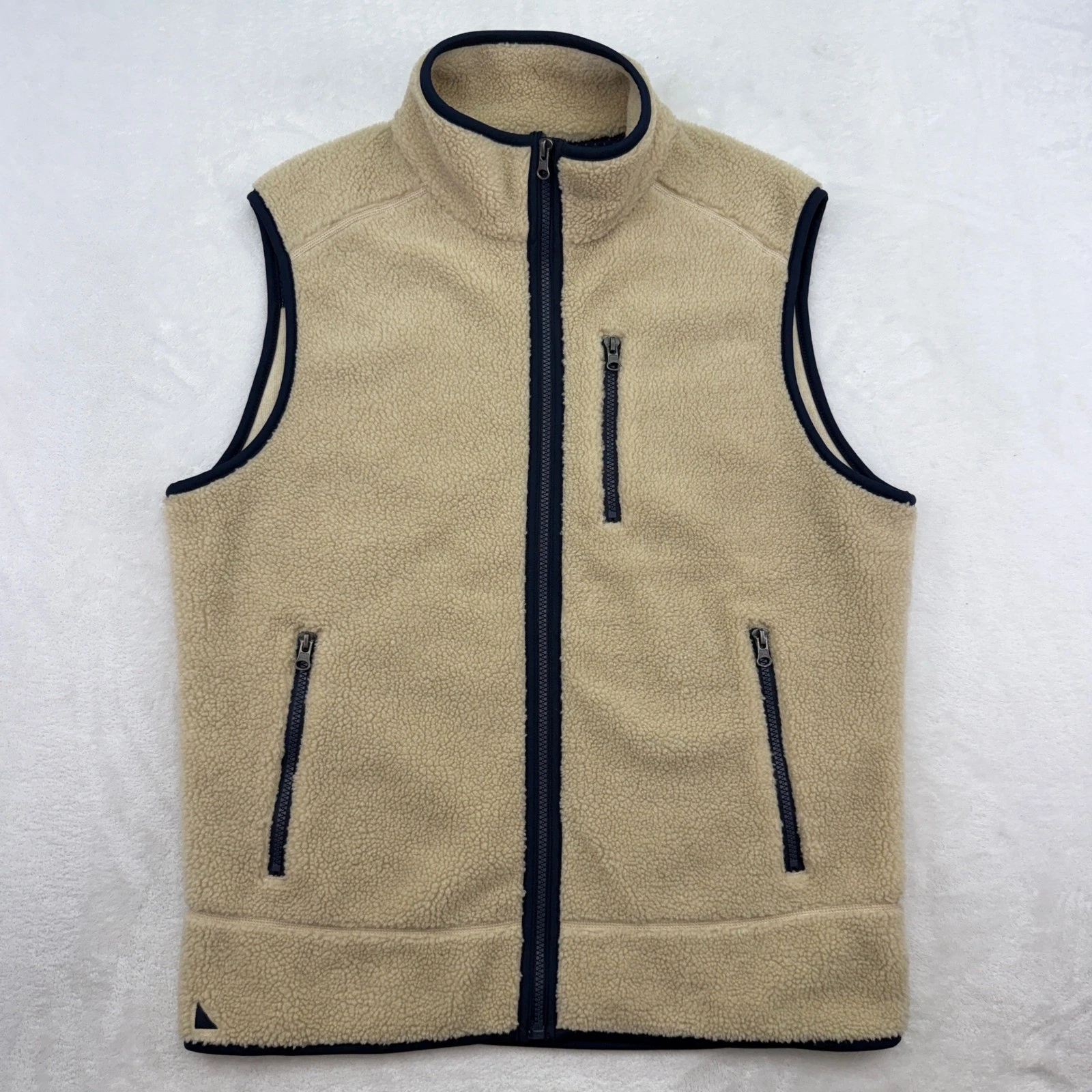 UNTUCKit Davis Sherpa Fleece Vest Men's Medium Beige Full Zip Pockets