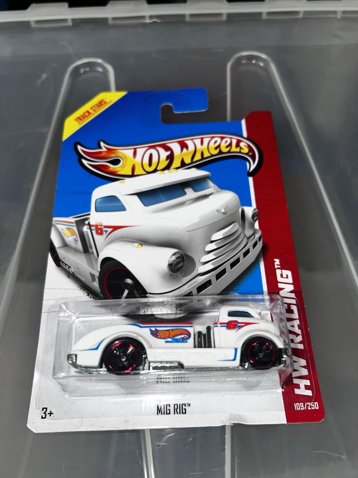 2013 Hot Wheels HW Racing Mig Rig #109 White - Diecast 1:64
