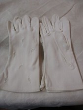 Vintage cotton blend white Ladies Gloves Cutwork Leaves size 6 1/2