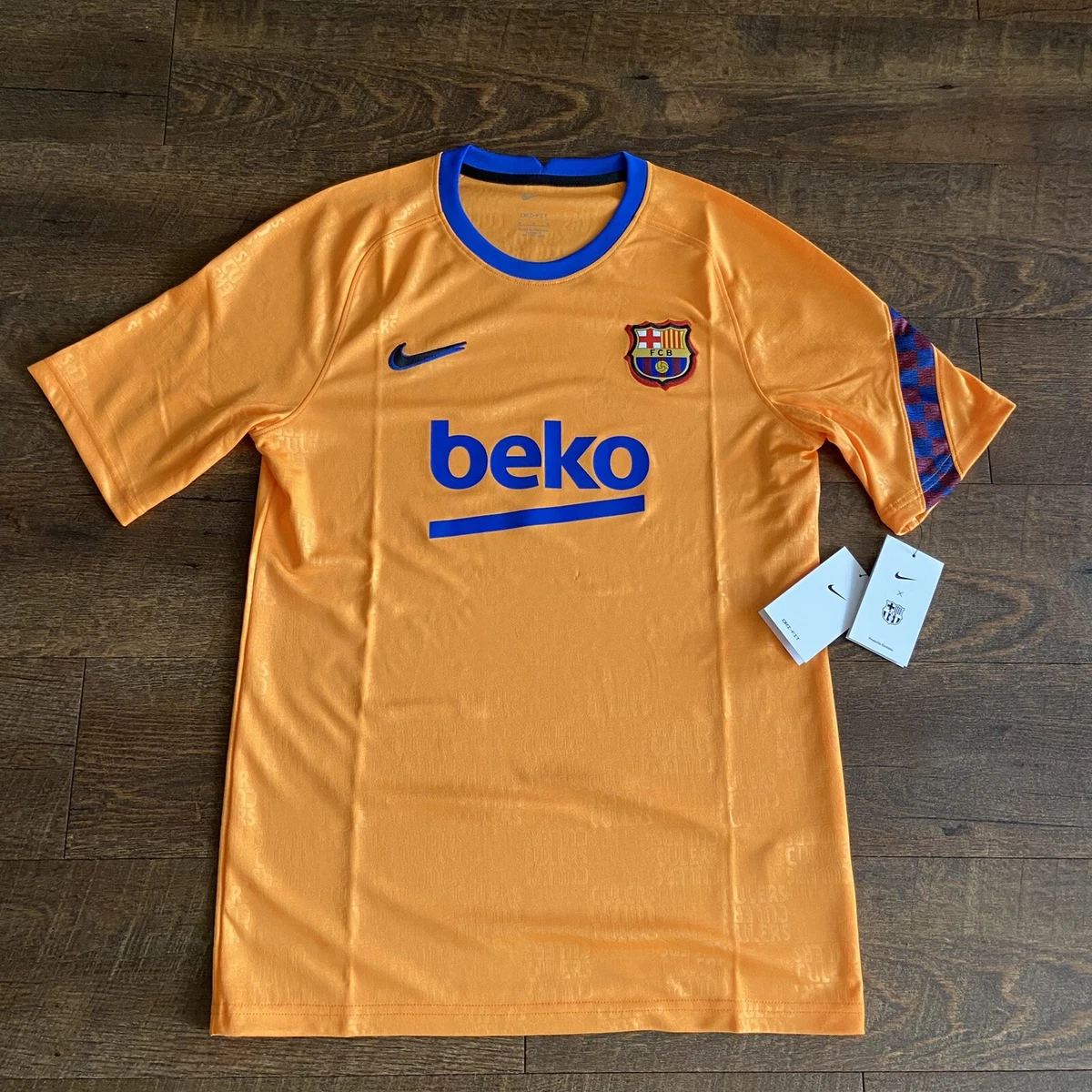 Nike Size M FC Barcelona National Team Soccer Fan Apparel