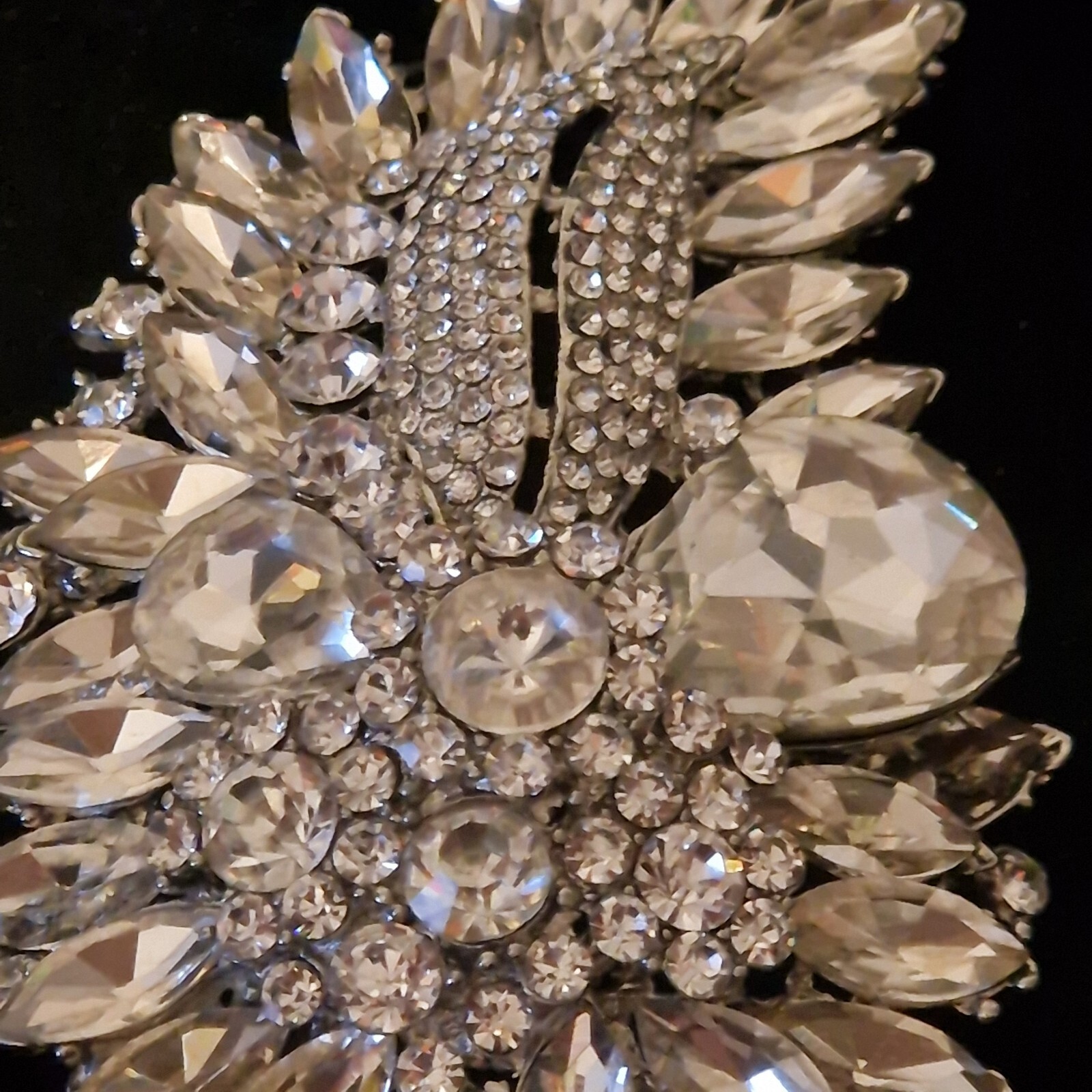 ABSOLUTELY HUGE STUNNING STATEMENT DIAMANTE CRYST… - image 13