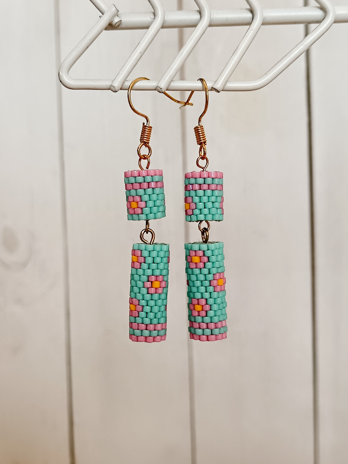 Boucles d'oreilles perles turquoise et rose : idée cadeau anniversaire femme
