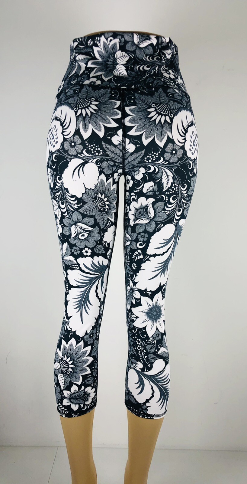 Evolution And Creation Womens Medium Leggings Cro… - image 4