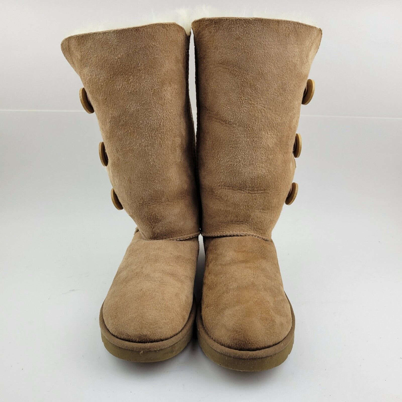 Bailey Button Triplet Ugg Boots Style 1873 womens Size 7.