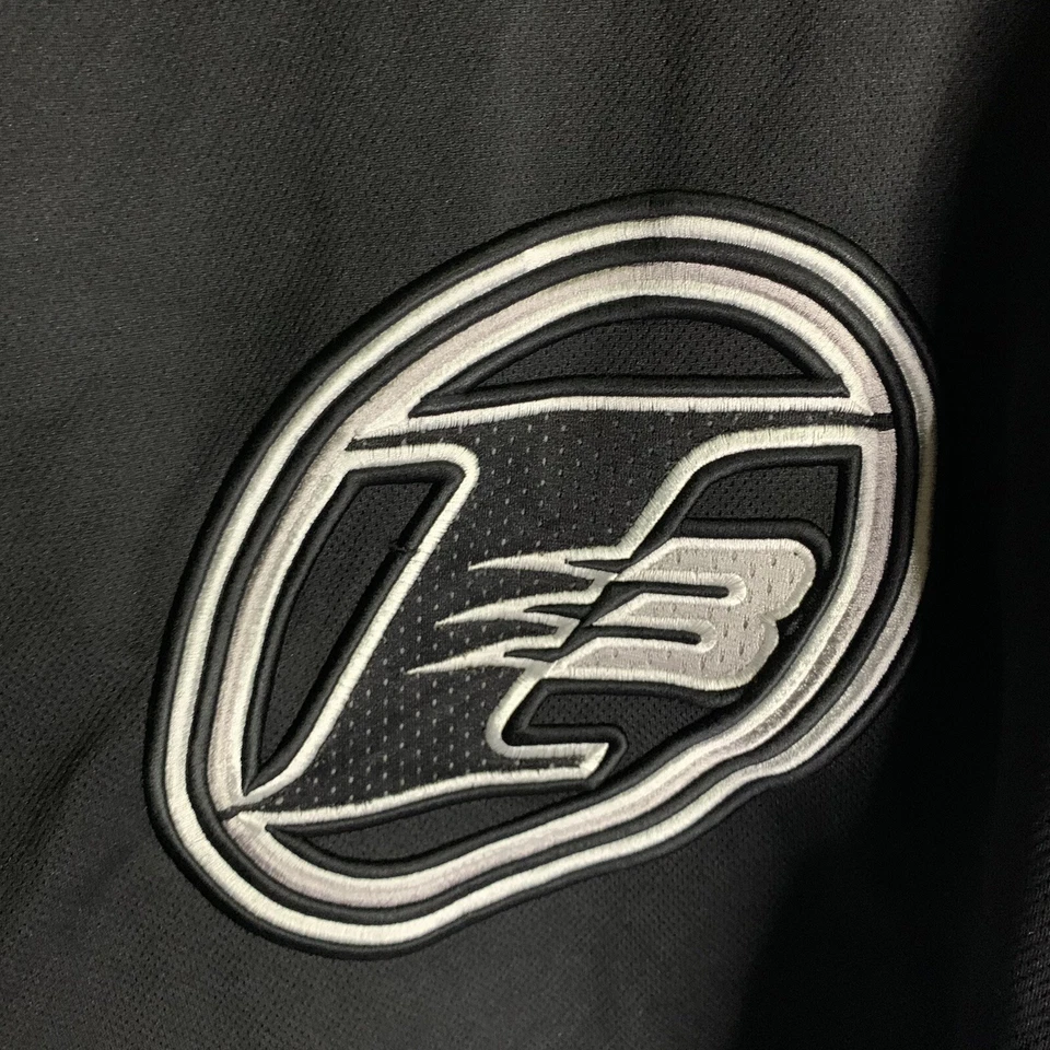 Camiseta Allen Iverson I3 'The Answer' Philadelphia Sixers Gris AUTÉNTICA EDICIÓN; XL Foto 3 de 4