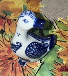 Vintage Porcelain Blue & White Goose Figurine Casal de Pombas Porta Flores