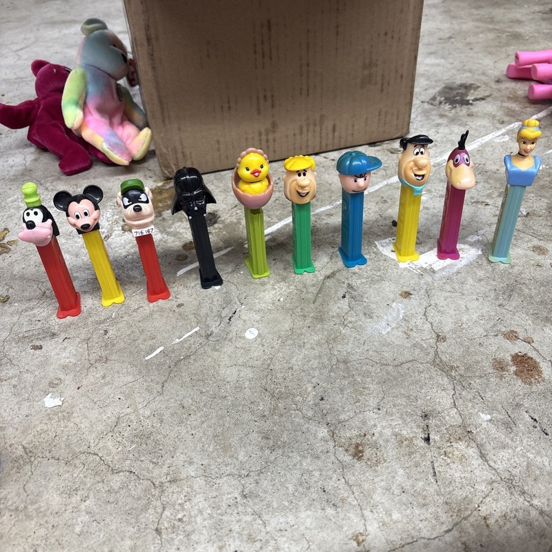 Vintage Pez Dispensers Fred Barney Mickey Disney  Donald, peanuts Goofy mint! 