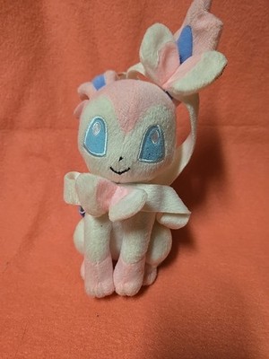 Pokemon Sylveon Eevee Evolution Stuffed Plush TOMY Nintendo 2017