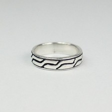 Sterling Silver Geometric Design Band Ring Approximately Size 5.5