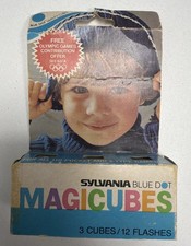 NEW Magicubes Sylvania Blue Dot - 3 Cubes - 12 Flashes