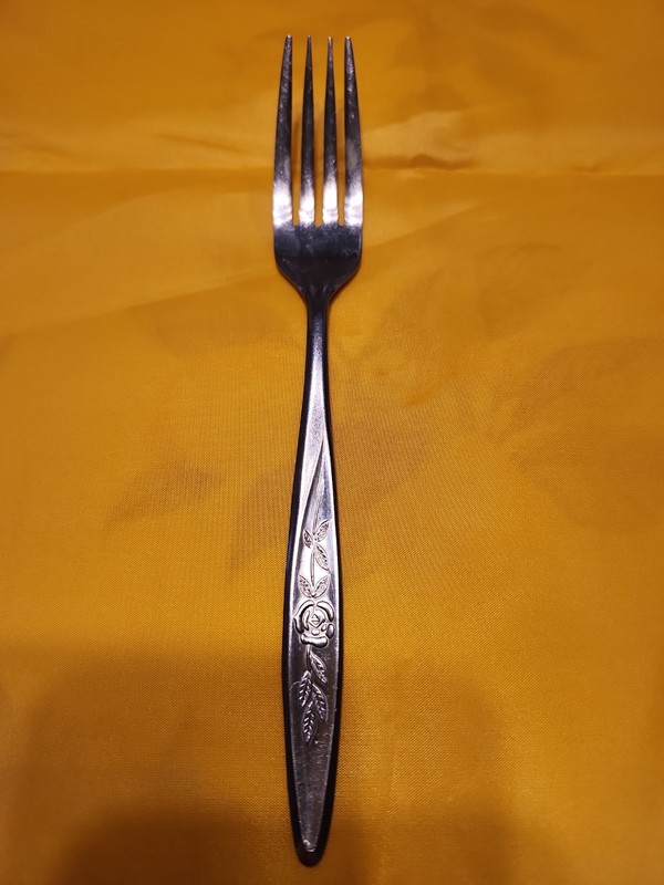 TRUE STAINLESS unknown ROSE & LEAVES DINNER FORK BY SEARS & WARNER