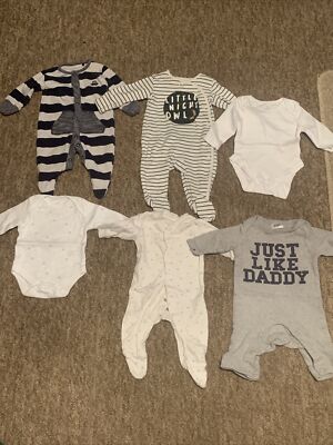Konvolut Baby/Neugeborene/Kleidung/Baby Junge 0-1 Monat (F16)