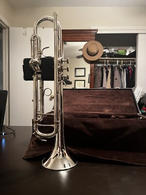Andreas Eastman ETR821 Bb Professional Trumpet With Mute 15A4A & 3c Mouthpiece