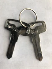 YH24 uncut key blanks. Pack of 2