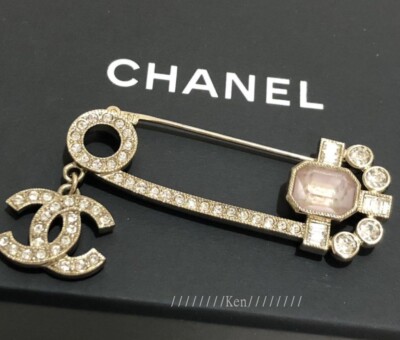 CHANEL Brooch Pin AUTH Coco chain Logo Vintage CC Gold GP