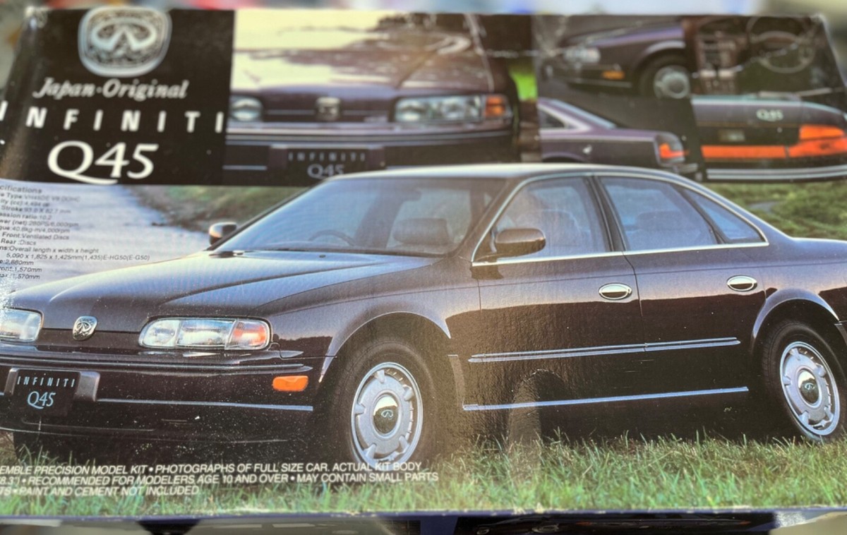 MRC Fujimi Japan Original Infiniti Q45 Plastic Model Kit 1