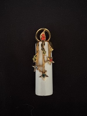 ART Unique Vintage Signed Gold Tone Rhinestones Christmas White Candle Pin 