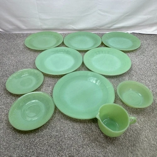 10 Vtg Anchor Hocking Fire King Jadeite Dishes 6 Plates 2 Saucers Bowl & Creamer