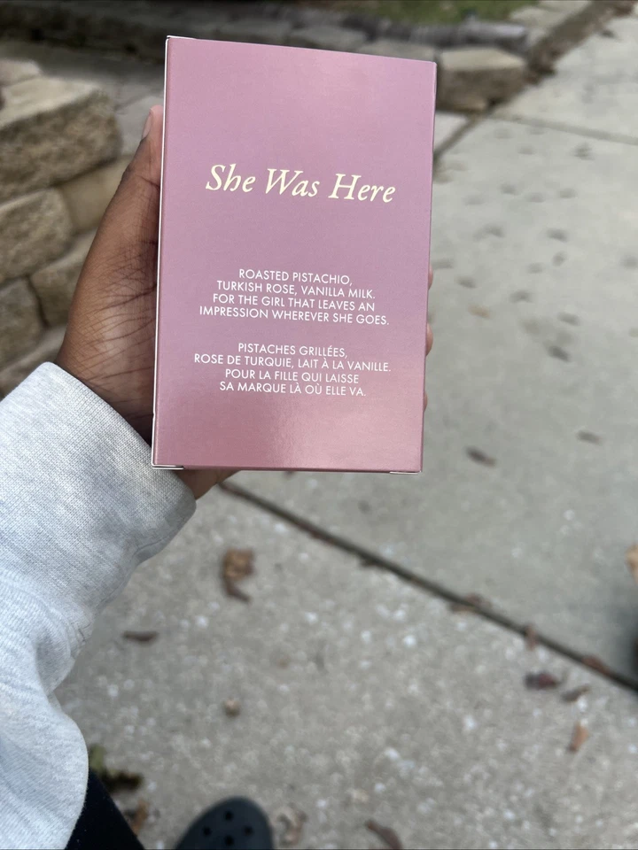 Forvr Mood “SHE WAS HERE” ¡Actualmente AGOTADO!  Foto 2 de 4