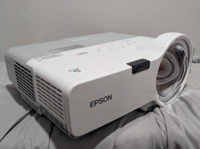 Epson PowerLite 410W LCD Short Throw Retro Gaming Projector VGA RCA (2644 HOURS)