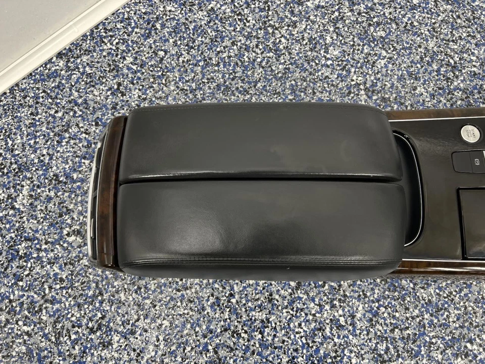 Consola superior superior piso delantero con asiento trasero reclinable AUDI A8 2016 negro 828253 Foto 4 de 4