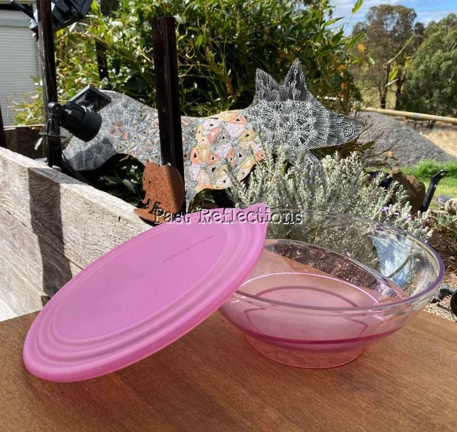 TUPPERWARE ILLUSIONS SHEERLY ELEGANT BABY PINK BOWL 1.5L - Image 4 of 4